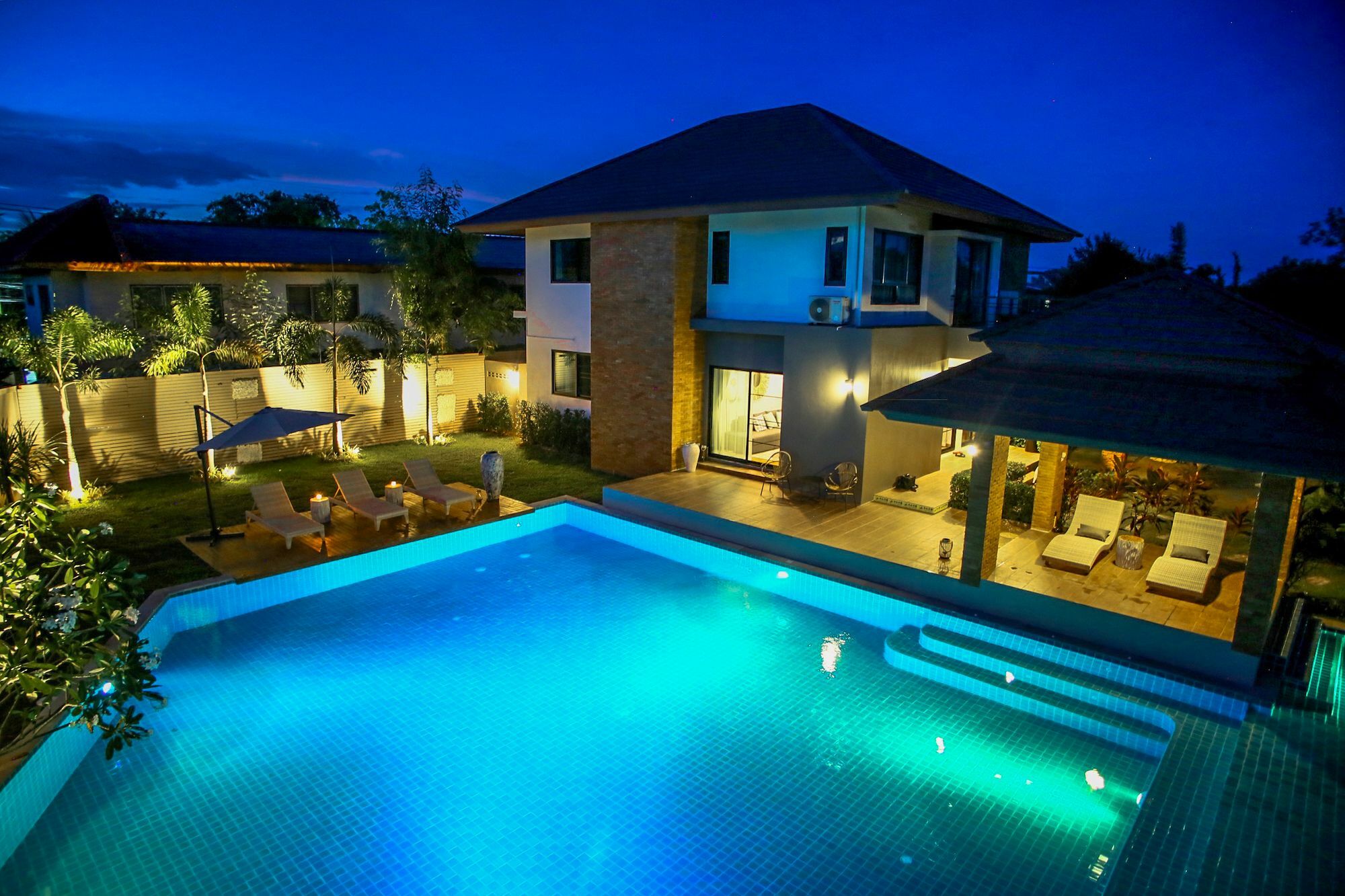 Moin 1617 Luxury Double-Pool Villa Chiang Mai Exterior photo