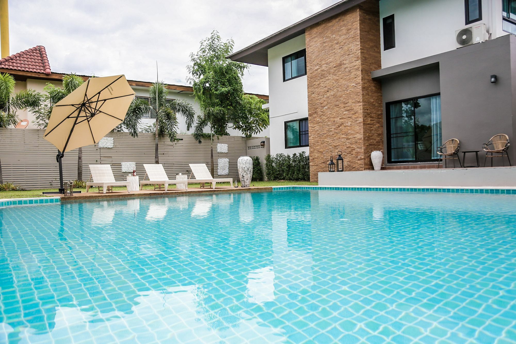 Moin 1617 Luxury Double-Pool Villa Chiang Mai Exterior photo