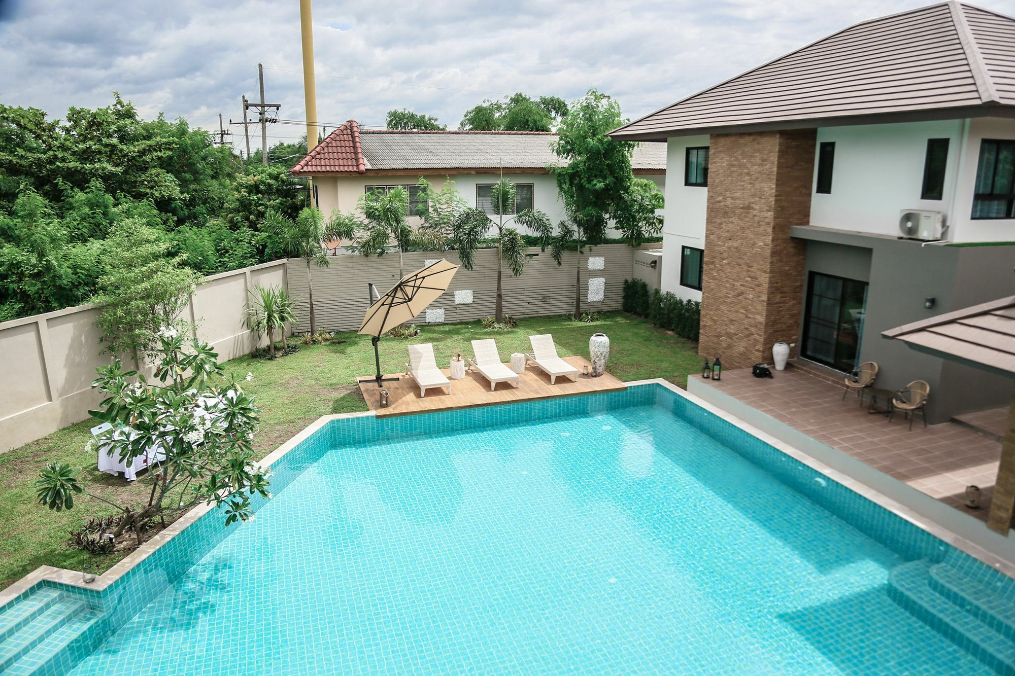 Moin 1617 Luxury Double-Pool Villa Chiang Mai Exterior photo